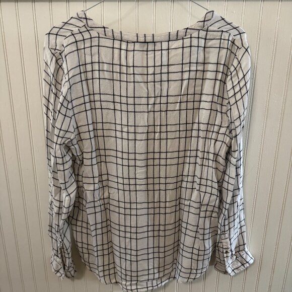 Calvin Klein White/Black Plaid Button Down Shirt (Size L) - Picture 3 of 3